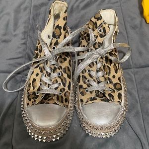 Fashion classic leopard print shoes size 8 or 8 1/2